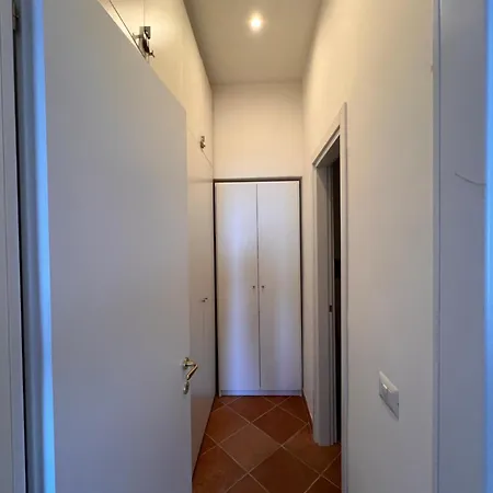 About Capri أناكابْري