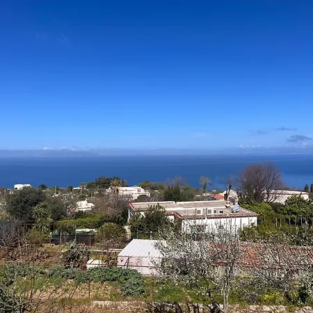 About Capri Holiday home Anacapri (Isola di Capri)